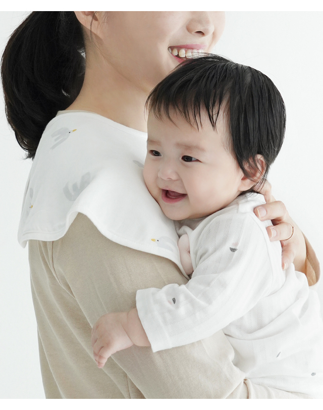 밤부베베 [밤부베베] 온마을 거즈 엄마턱받이(케이프형) 착용컷