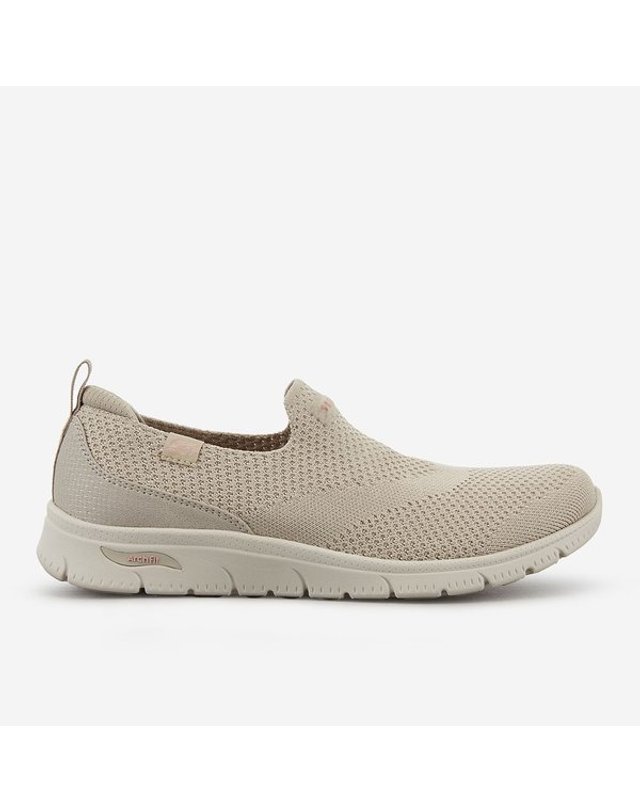 SKECHERS [갤러리아] 스케쳐스 여성용 아치핏 리 파인 3종-J 착용컷