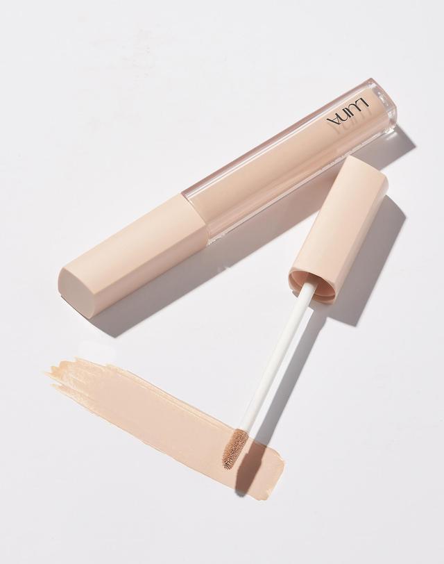 루나 [루나] 롱래스팅 팁 컨실러 픽싱 핏 착용컷