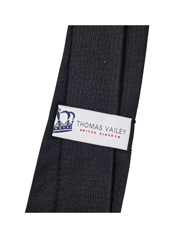 토마스베일리 [THOMAS VAILEY] 토마스베일리 실크넥타이 - 코블 블랙 7.7cm 착용컷