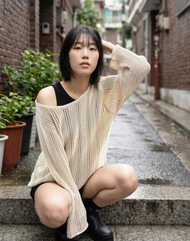 퓨어 코튼 보트넥 펀칭 니트 스웨터 연베이지 블랙