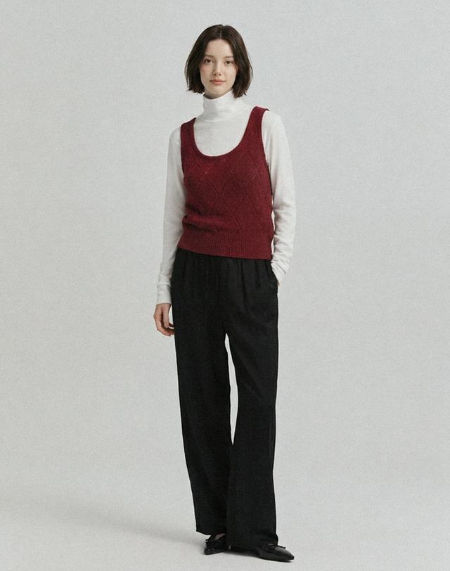 스너그유 베이비알파카 데일리 펀칭 U넥 니트 베스트_버건디_S M 착용컷