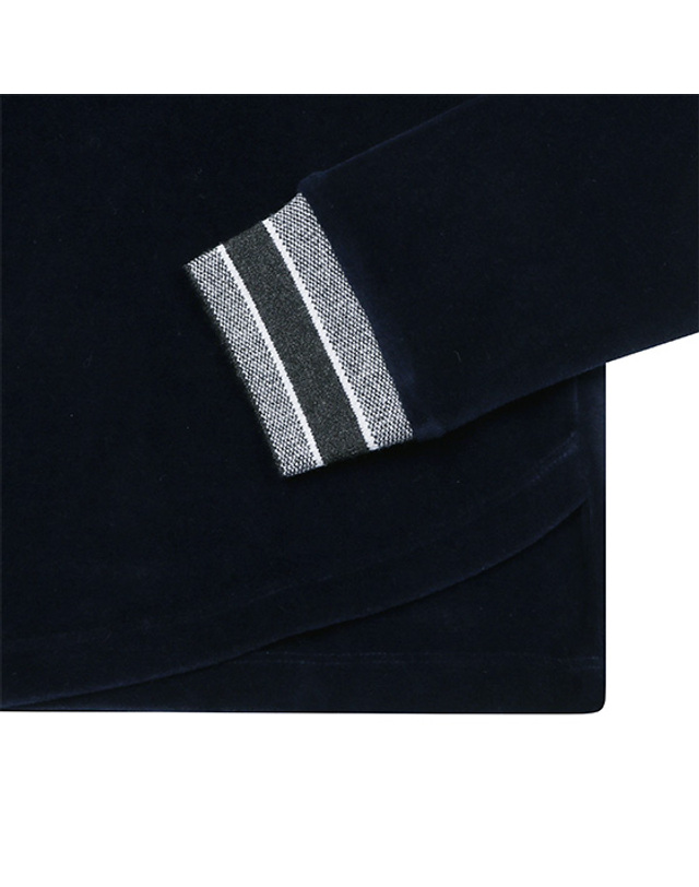 블랙앤화이트 [블랙앤화이트] 여성 벨보아 밑단 변형 티셔츠 9322LXSC_NAVY 착용컷