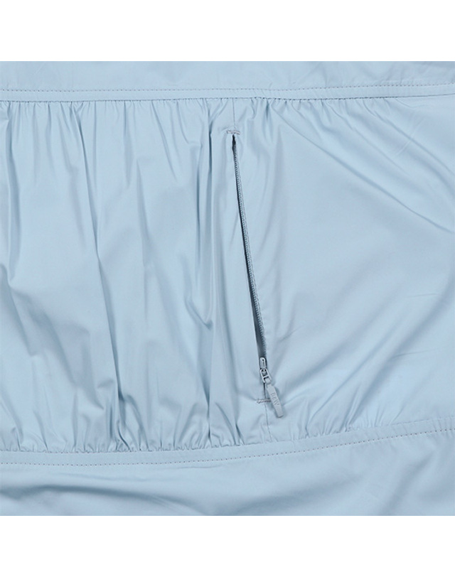 블랙앤화이트 [블랙앤화이트] 여성 하이넥 셔링 오버핏 점퍼 1145LZGP_BLUE 착용컷