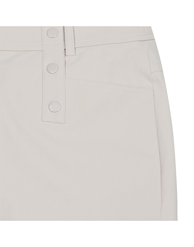 블랙앤화이트 [블랙앤화이트] 여성 앞 장식 일자 팬츠 5035LZWN_BEIGE 착용컷