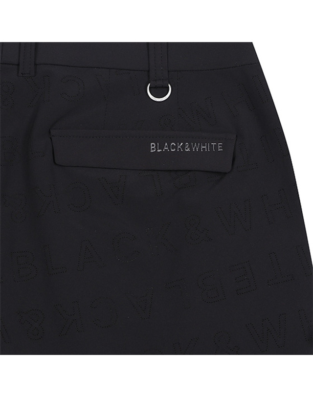 블랙앤화이트 [블랙앤화이트] 남성 로고 펀칭 팬츠 5125GZWP_BLACK 착용컷