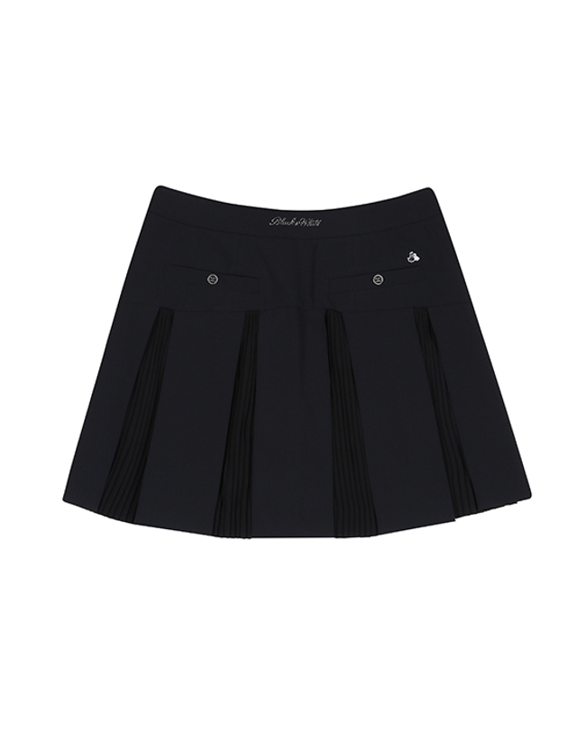 블랙앤화이트 [블랙앤화이트] 여성 아웃포켓 백 플리츠 스커트 4035LZWP_BLACK 착용컷
