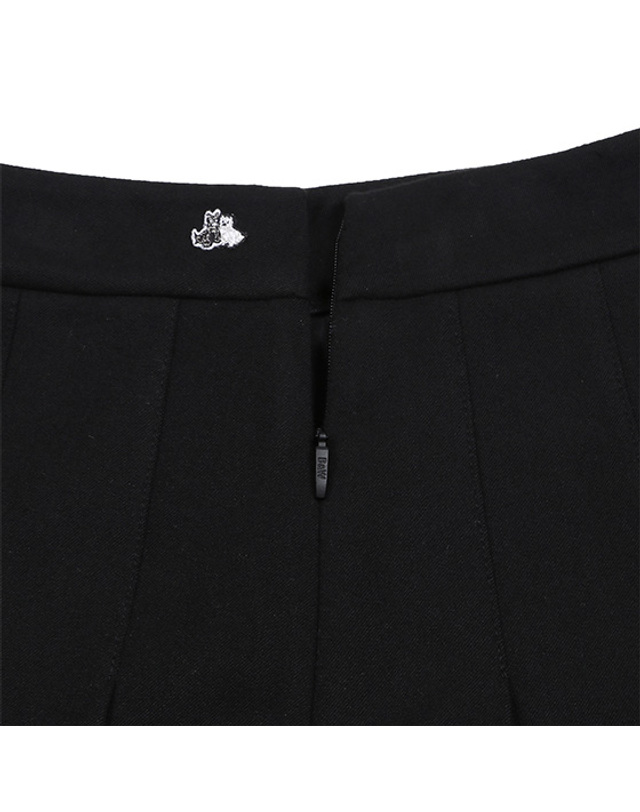 블랙앤화이트 [블랙앤화이트] 여성 긴기장 플리츠 스커트 4024LXWP_BLACK 착용컷
