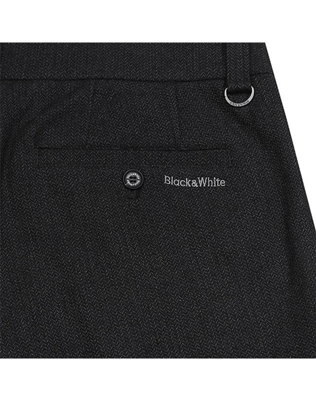 블랙앤화이트 [블랙앤화이트] 남성 헤링본 패턴 원턱 팬츠 5054GXWP_DARK GREY 착용컷