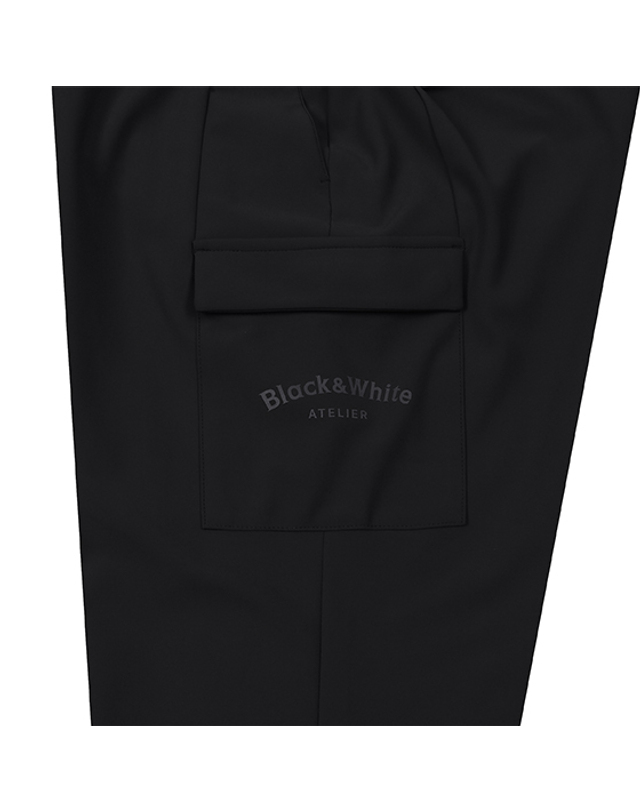 블랙앤화이트 [블랙앤화이트] 남성 아웃포켓 본딩 조거 팬츠 5215GDWN_BLACK 착용컷