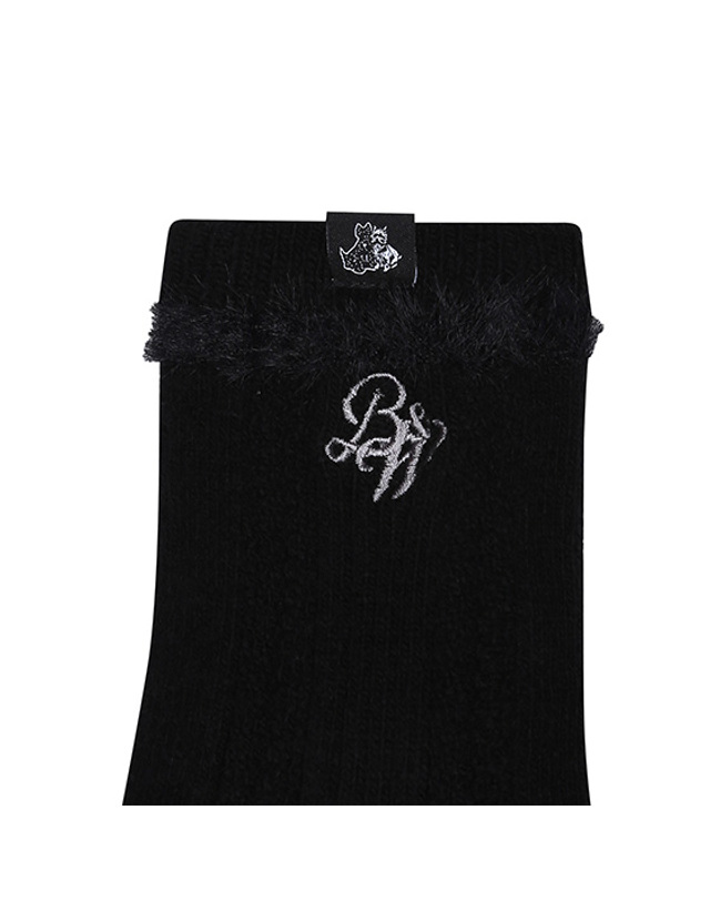 블랙앤화이트 [블랙앤화이트] 여성 부클포인트 울 중목 양말 8135LXSC_BLACK 착용컷
