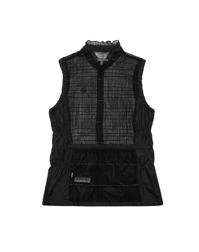 블랙앤화이트 [블랙앤화이트] 여성 여름 주름 메쉬 베스트 1052LAGL_BLACK 착용컷