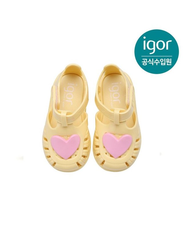 트래드후스 [갤러리아] 이고르 토비 글로스 러브 바닐라 IGSDL4M2YL 키즈젤리슈즈 여아샌들 키즈샌들 착용컷