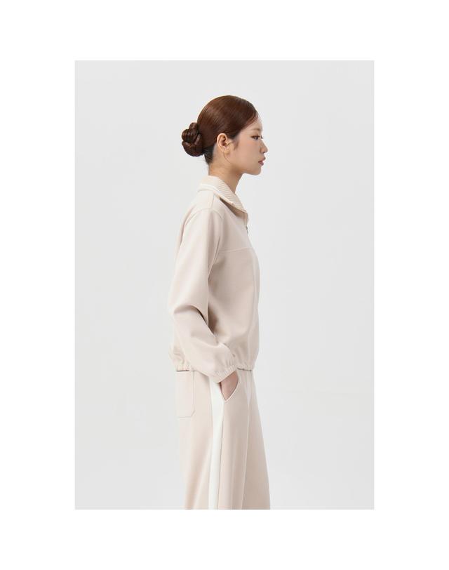 골든베어 (여성) Wing-Collar Pullover (SET UP) G5TAW26004BEX 착용컷