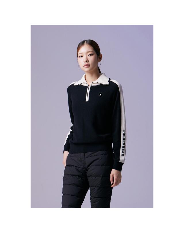 골든베어 (여성) Back Graphic Half Zip Sweater G5WAW26501BKX 착용컷