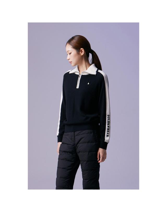 골든베어 (여성) Back Graphic Half Zip Sweater G5WAW26501BKX 착용컷