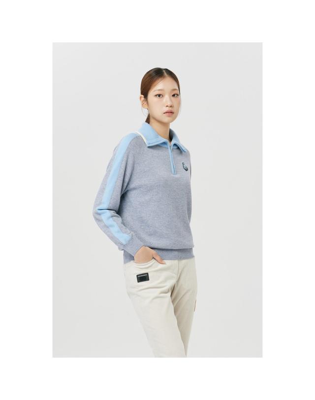골든베어 (여성) Back Graphic Half Zip Sweater G5WAW26501GYX 착용컷