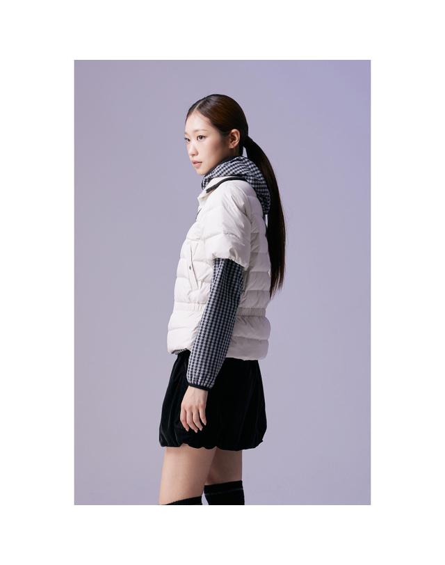 골든베어 (여성) Quilted Down Half Sleeve Jumper G5UAW26502IVX 착용컷