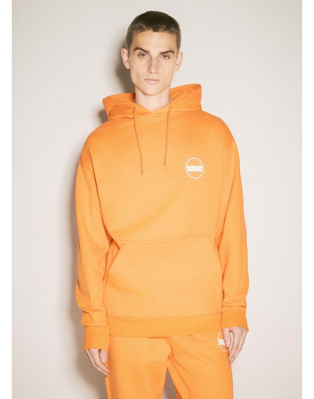 보일러 룸 [해외직구] 24 S/S 보일러 룸 로고 프린트 후드 맨투맨 AW23HD10ORA B0111453990 착용컷