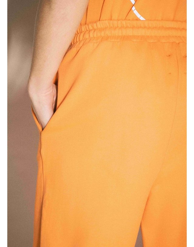 보일러 룸 [해외직구] 24 S/S 보일러 룸 로고 프린트 트랙 팬츠 AW23PT02ORA B0111453915 착용컷
