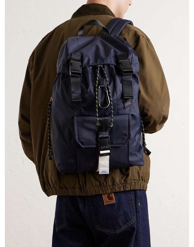 아페세 [해외직구] A.P.C 아페쎄 로고 립스탑 쉘 백팩 PAAFH-H62631 B0082193308 착용컷