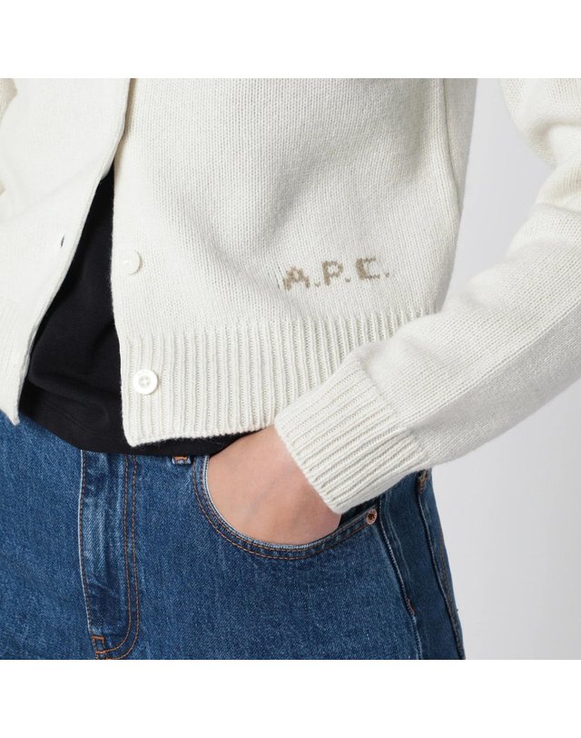 아페세 [해외직구] 26 F/W A.P.C 아페쎄 쇼츠 ECRU 울 가디건 WOASW-F22352WO-AAD B0052306455 착용컷