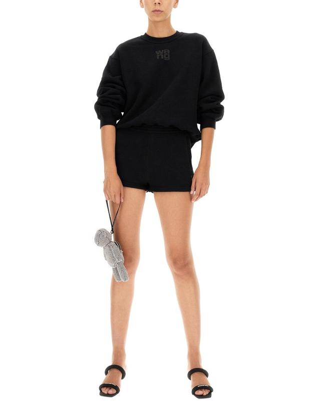 티바이알렉산더왕 [해외직구] 24 S/S 알렉산더 왕 T 쇼츠 WITH 엠보시드 로고 4CC3224349_001 B0041274571 착용컷
