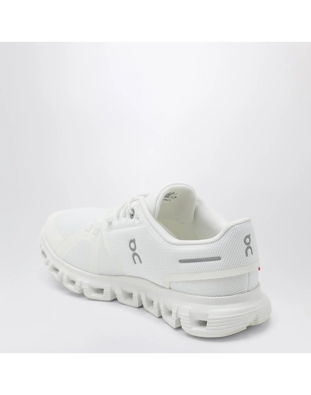 온 [해외직구] 26 F/W 온러닝 클라우드 6 스니커즈 인 화이트 3WF10061200PL-WW B0052254429 착용컷