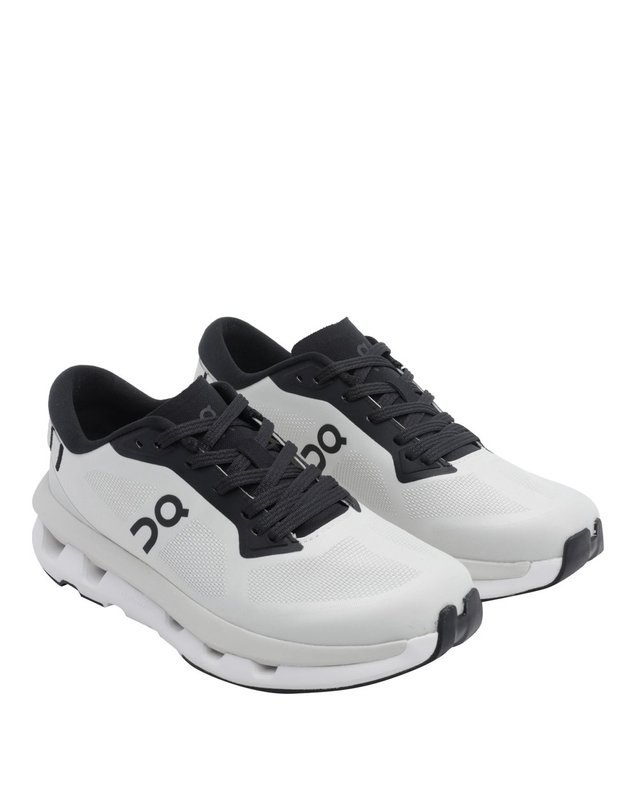 온 [해외직구] 26 F/W 온러닝 CLOUDZONE 스니커즈 3WF10071926/ICE/BLACK B0012334729 착용컷