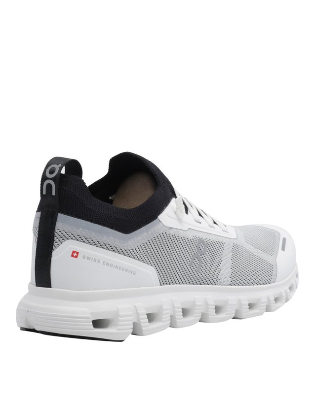 온 [해외직구] 26 F/W 온러닝 클라우드 6 베르사 스니커즈 3MF10040462/WHITE/BLACK B0012334689 착용컷