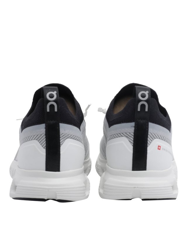 온 [해외직구] 26 F/W 온러닝 클라우드 6 베르사 스니커즈 3MF10040462/WHITE/BLACK B0012334689 착용컷