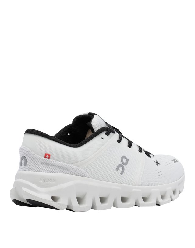 온 [해외직구] 26 F/W 온러닝 클라우드 X 5 스니커즈 3MG30080462/WHITE/BLACK B0012510349 착용컷