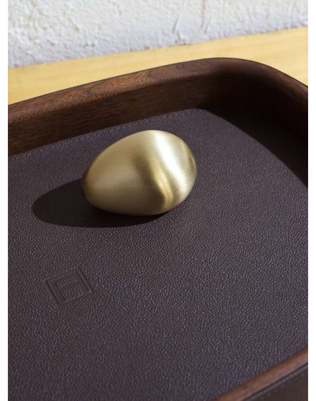 애술린 [해외직구] 애술린 PEBBLE 레더 우드 TRAY 882664013790 B0082291576 착용컷