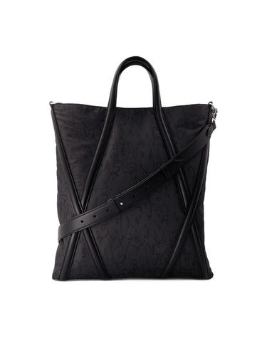 [해외직구] 24 S/S 알렉산더 맥퀸 하니스 쇼퍼 백 ALEXANDER MCQUEEN 나일론 블랙 7747671AAQ01000 B0731457336
