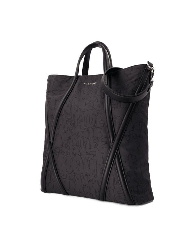 알렉산더맥퀸 [해외직구] 24 S/S 알렉산더 맥퀸 하니스 쇼퍼 백 ALEXANDER MCQUEEN 나일론 블랙 7747671AAQ01000 B0731457336 착용컷