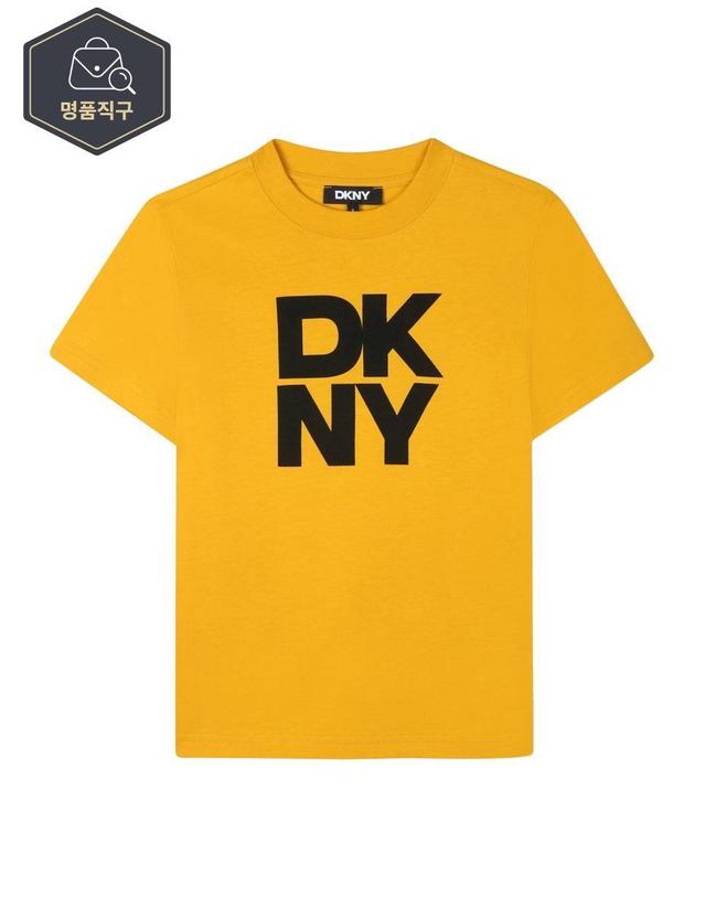 디케이앤와이 [해외직구] 25 F/W DKNY 티셔츠 WITH 로고 (KIDS 상품) D62431K_56A B0041775161 착용컷