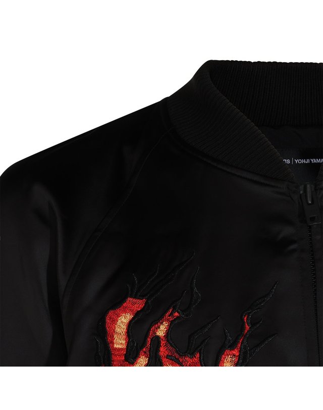 와이쓰리 [해외직구] Y3 와이쓰리 블랙 그래픽 사틴 소비니어 캐쥬얼 자켓 KR1110BLACK B0562198112 착용컷