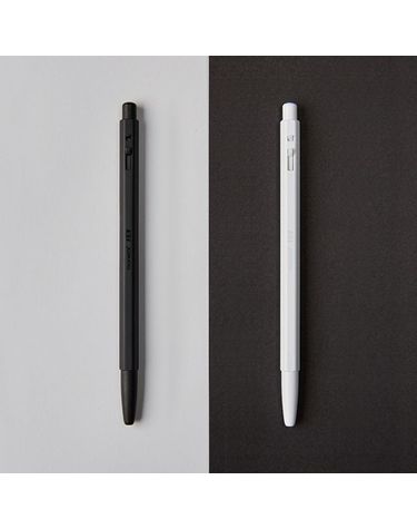 모나미 153 블랙 화이트 볼펜 0.7mm 무료각인 서비스[WFFMLSZ]