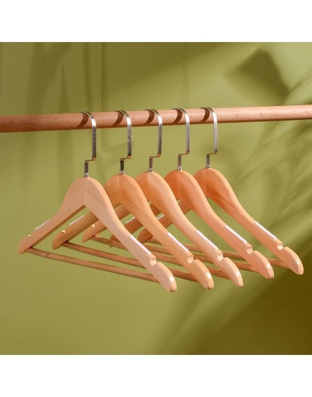 오너클랜 논슬립 원목 옷걸이 우드 옷가게 어깨뿔방지 옷걸이[WFFWP6U] 착용컷