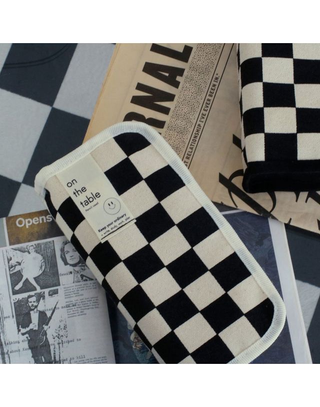 오너클랜 온더테이블 펜케이스 (checkerboard) 문구 학용품[WE613B3] 착용컷