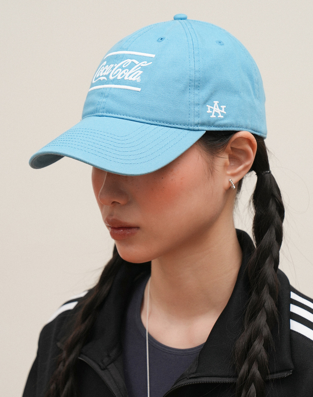아메리칸니들 [아메리칸니들] COCA-COLA URBAN LOGO BALLPARK CAP - LIGHT BLUE 착용컷