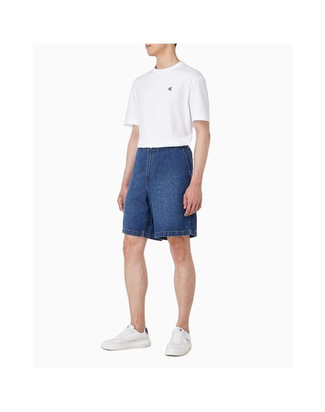 캘빈클라인진 [갤러리아] CK진 25 S/S[남]루즈핏 다크블루 버뮤다 데님 밴딩 쇼츠(4RC709G-X6X) 착용컷