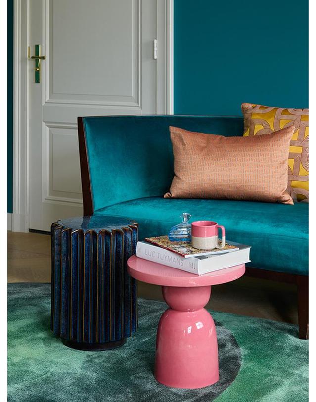 폴스포텐 Pawn side table_PINK 착용컷