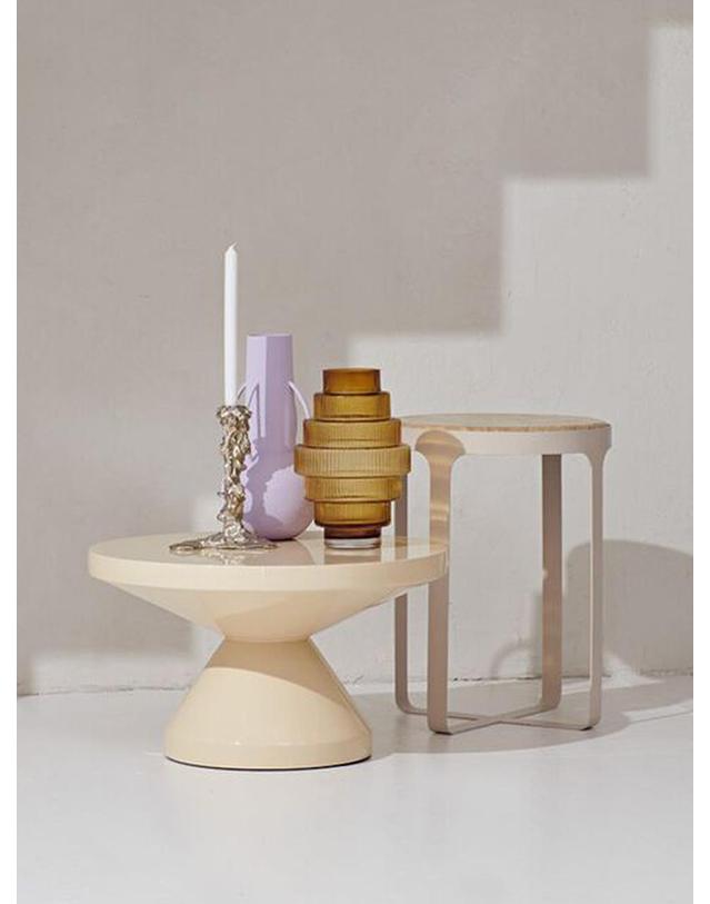 폴스포텐 STEPS VASE Small size_Ochre 착용컷