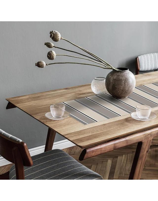 포드바쉐 Table runner ALIA 33 x 150 cm 착용컷