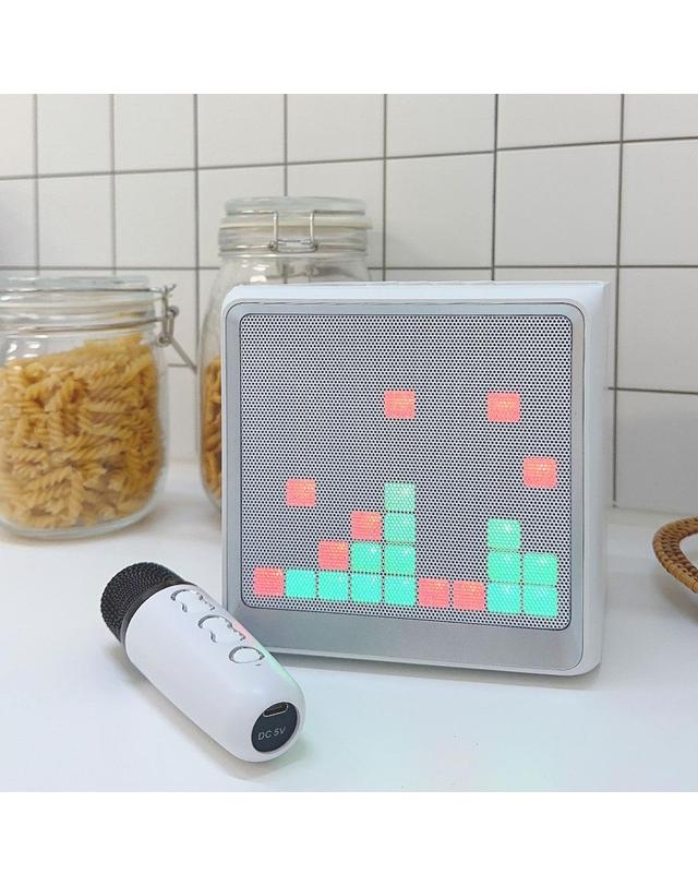 머레이코리아 머레이 웨이브 LED 블루투스 노래방기계 WAVE 착용컷