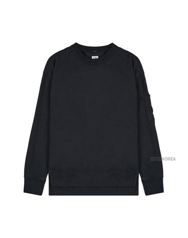 [CP컴퍼니] FW25 남성 다이애그널 박시 맨투맨 19CMSS058A 006372G 999