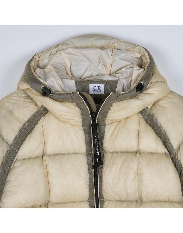 씨피컴퍼니 [CP컴퍼니] FW25 남성 D.D. 쉘 후드 패딩 19CMOW702A 110416A 402 착용컷