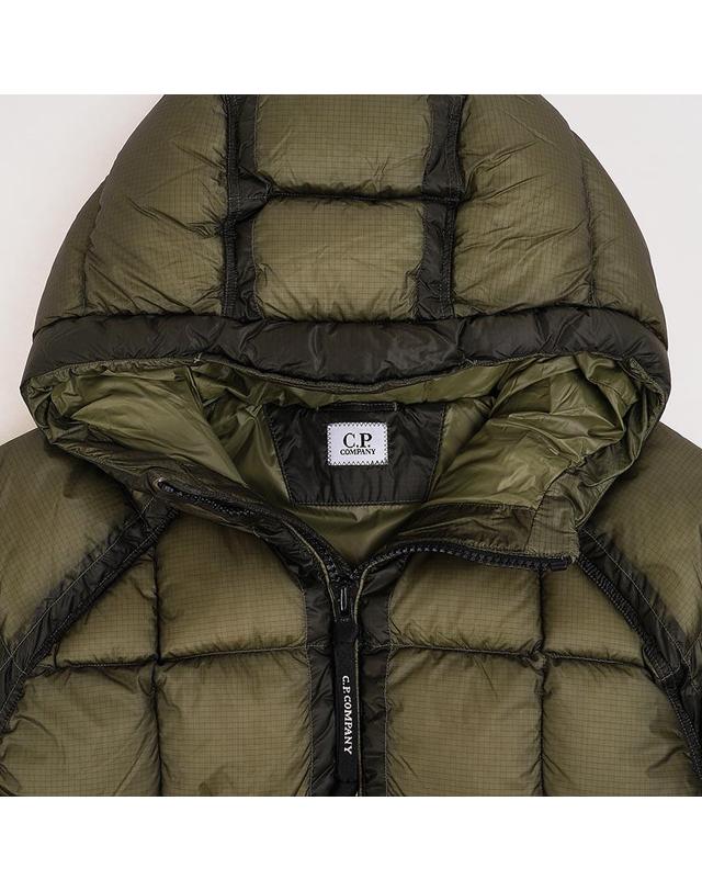 씨피컴퍼니 [CP컴퍼니] FW25 남성 D.D. 쉘 후드 패딩 19CMOW702A 110416A 652 착용컷