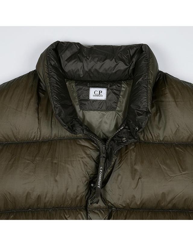 씨피컴퍼니 [CP컴퍼니] FW25 남성 D.D. 쉘 패딩 조끼 19CMVE192A 110416A 683 착용컷
